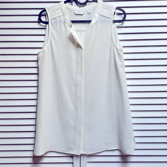 Sleeveless blouse size XS. - Picture 1 of 3